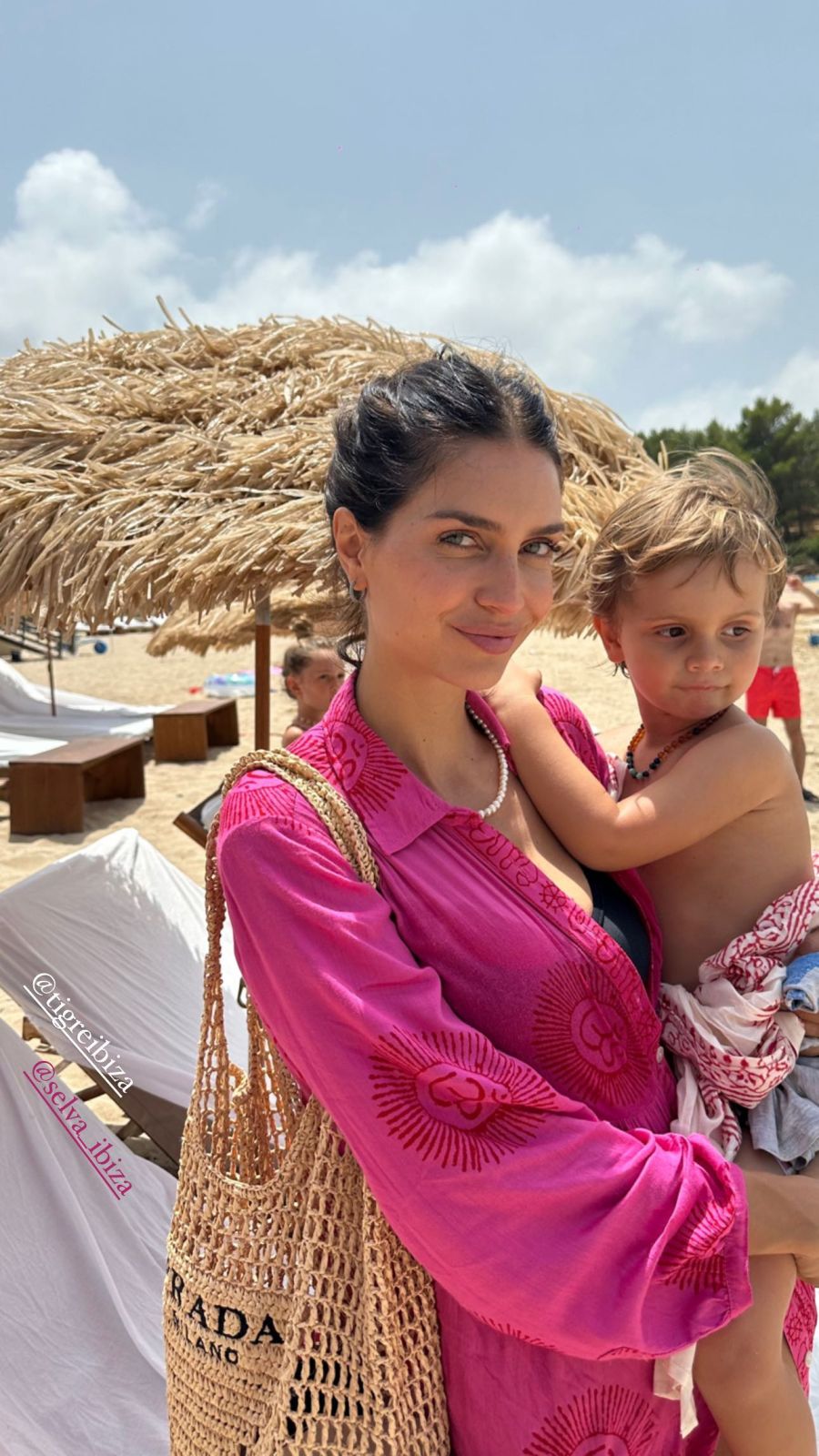 Las mejores fotos de Zaira Nara en Ibiza junto a sus hijos