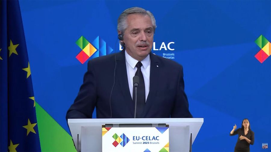 Conferencia de prensa del presidente Alberto Fernández en el marco de la Tercera Cumbre UE-CELAC, en Bruselas, Bélgica