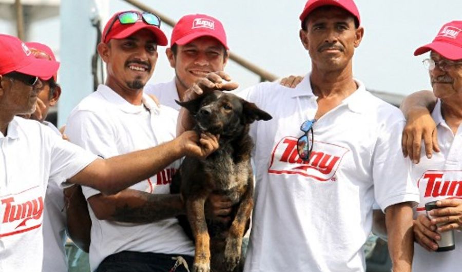 Rescataron a un hombre y su perra que naufragó por dos meses 20230718