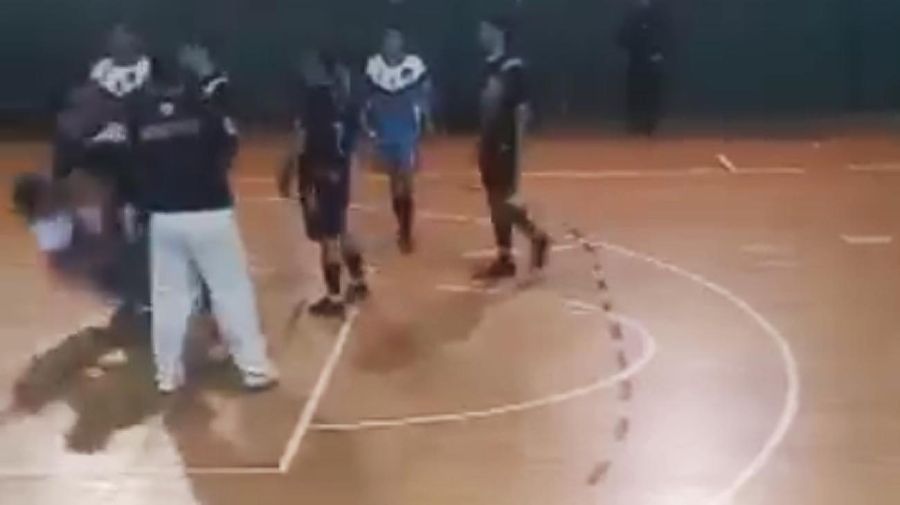 Golpes en un partido de Futsal en Corrientes