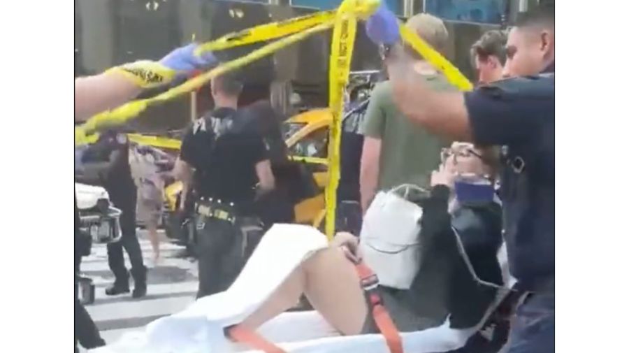 Conmoción en Nueva York: un vehículo que escapaba de la policía atropelló a 10 personas en el centro de Manhattan