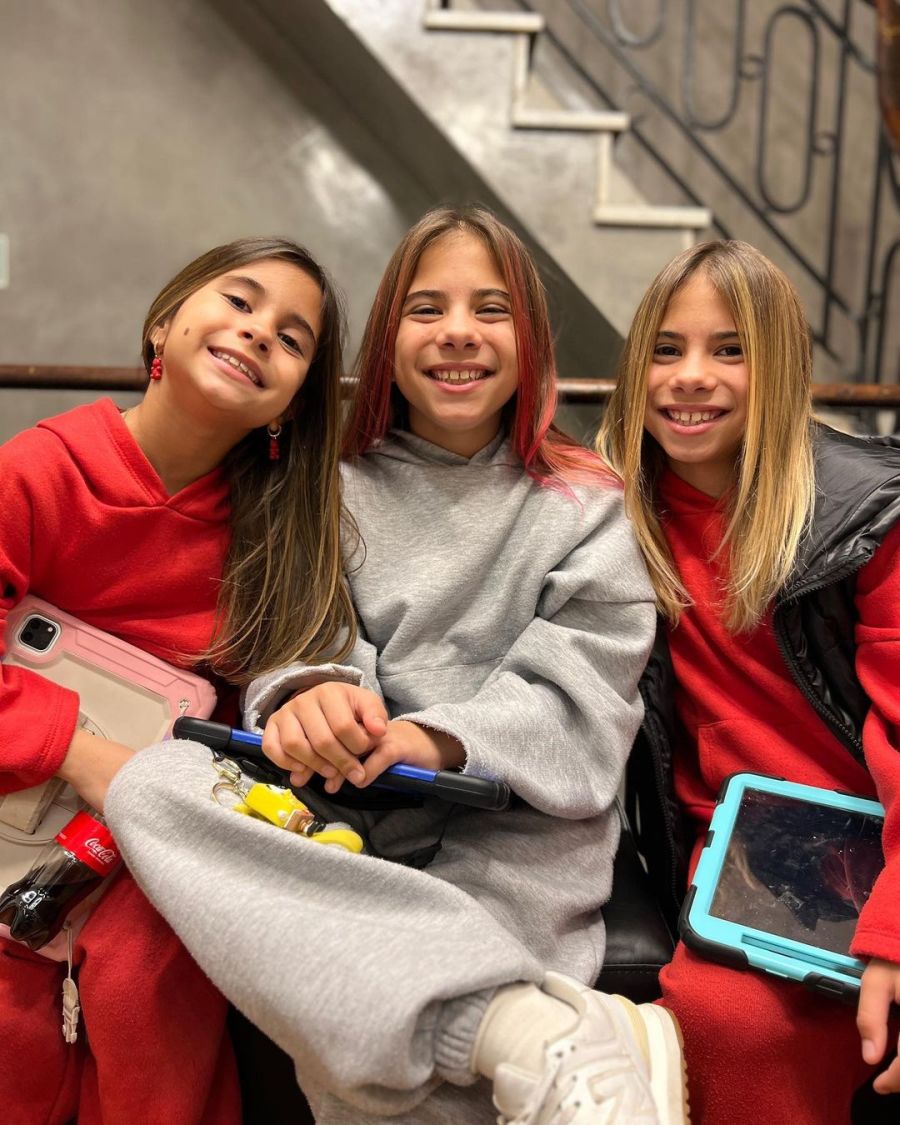 Las hijas de Cinthia Fernández pasaron por la peluquería y sorprendieron con nuevos looks