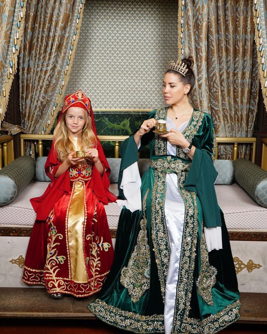 Wanda Nara e Isabella Icardi se lookearon como princesas