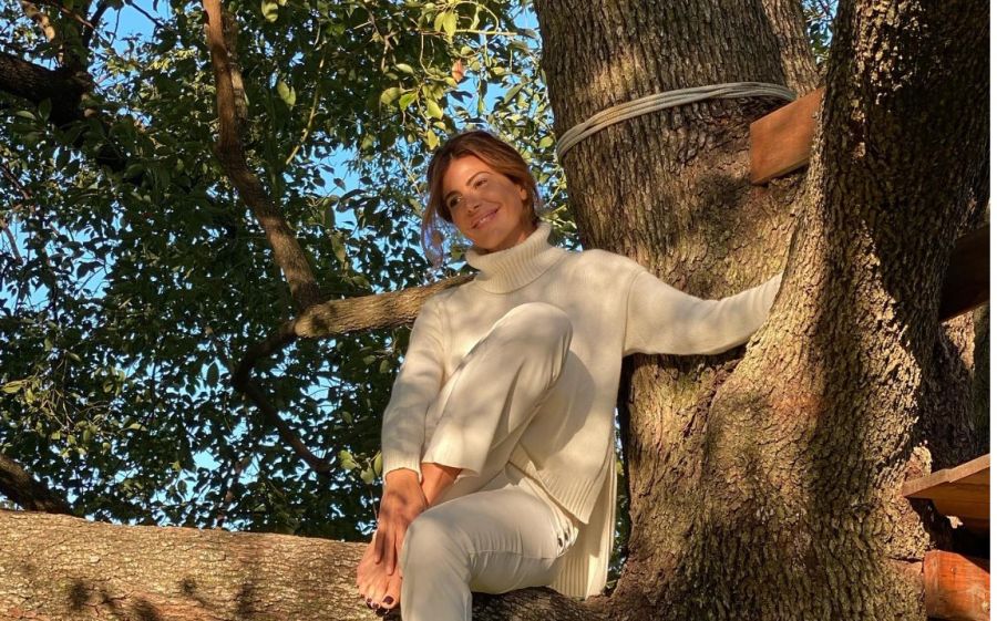 Juliana Awada, Valeria Mazza y Jennifer Lopez y sus looks blancos de invierno para replicar