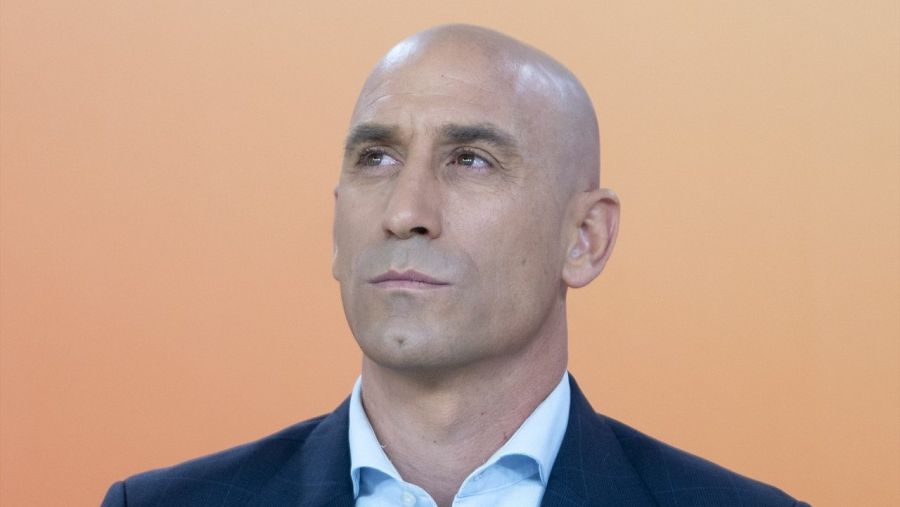 Luis Rubiales pidió perdón a la reina Letizia y la infanta Sofía