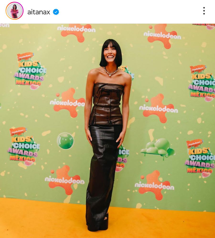 Aitana se luce con su estilo Y2K en la alfombra roja de los Kids Choice Awards