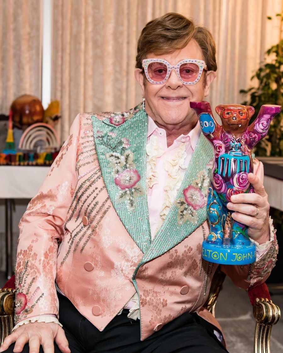 Elton John fue internado después de un accidente doméstico
