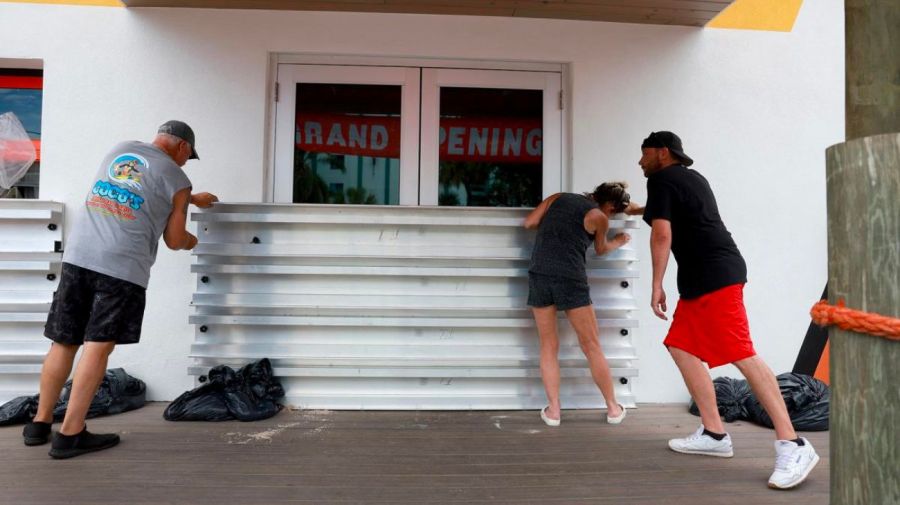 El huracán Idalia ya amenaza Florida como un huracán categoría 4