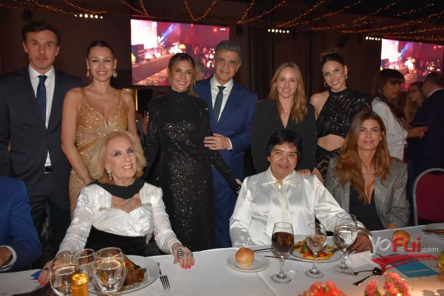 Juliana Awada, Pampita y Mirtha Legrand cautivaron en la cena de la Fundación Margarita Barrientos