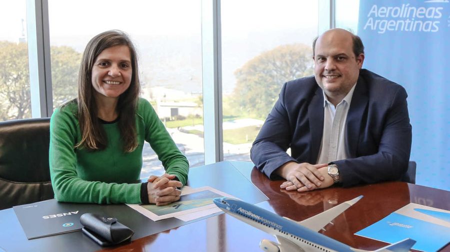 Fernanda Raverta, directora de ANSES y Pablo Ceriani, presidente de Aerolíneas Argentinas 20230901