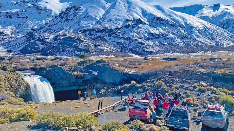 Travesia-4x4-nieve-chos-malal-neuquen-mainumby4x4-mas-alla-de-la-frontera-offroad