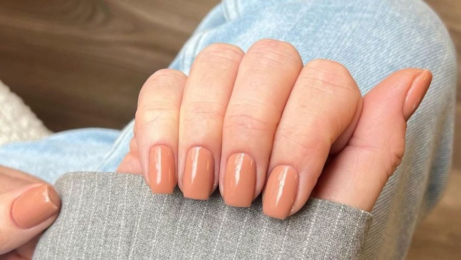 Uñas chai latte: cómo lucir la manicura tendencia de la temporada