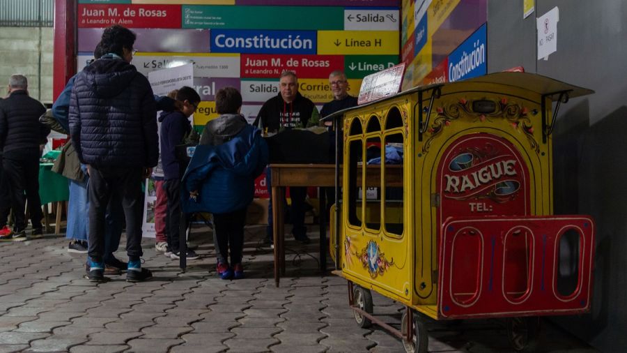 noche de los museos en la línea A del subte