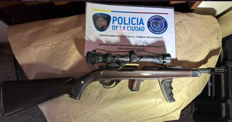 Armas encontradas en un incendio en Palermo 20230914
