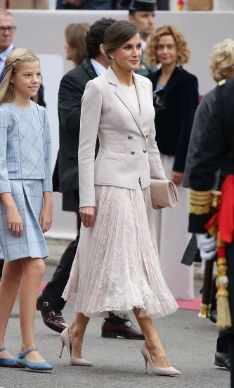 Vestidos de falda plisada: los favoritos de las royals desde Kate Middleton, Magdalena de Suecia, a la Reina Letizia