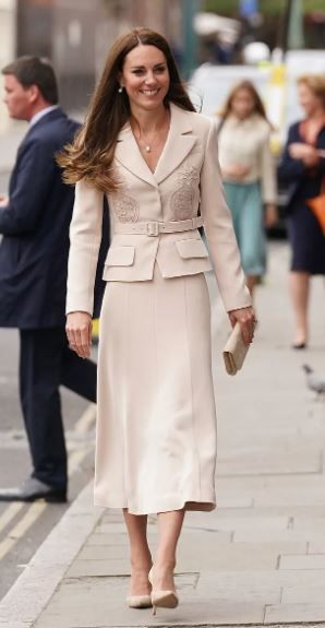 Vestidos de falda plisada: los favoritos de las royals desde Kate Middleton, Magdalena de Suecia, a la Reina Letizia