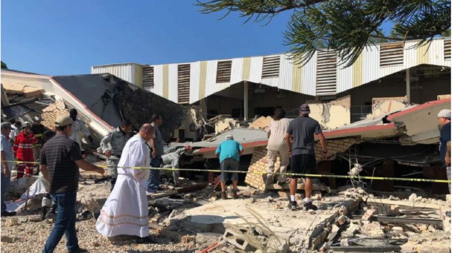 Derrumbe del techo de una iglesia en México
