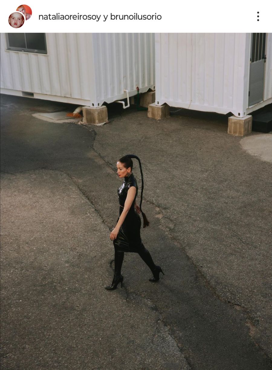 Natalia Oreiro lució un sublime look estilo dominatriz en latex negro de Pablo Ramirez 