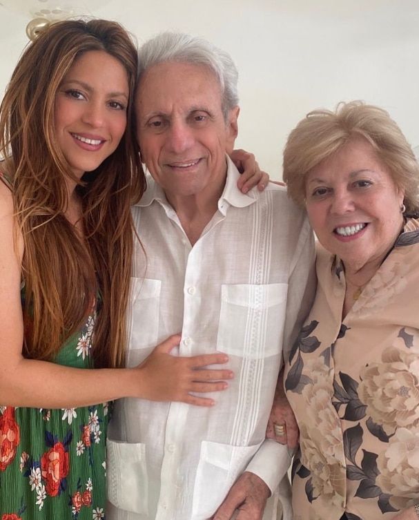 Shakira y sus padres 