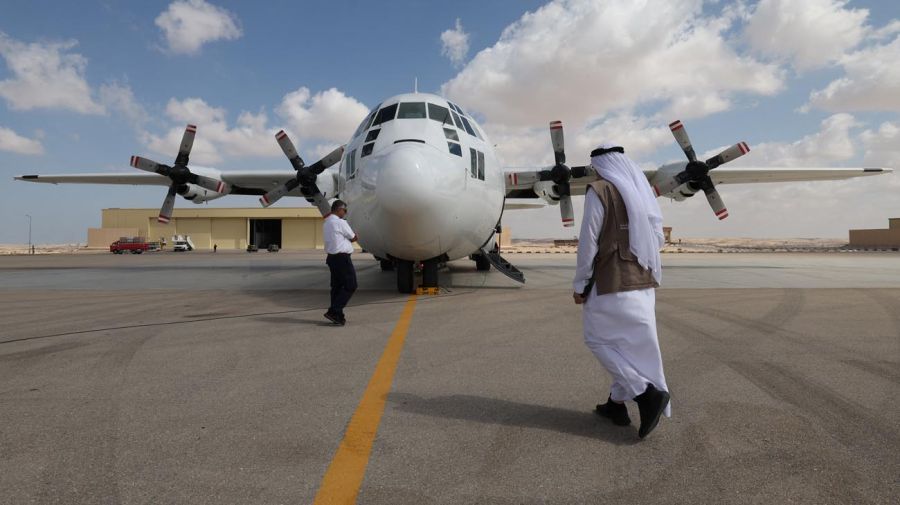 Avión en Egipto con suministros para los civiles de la Franja de Gaza 