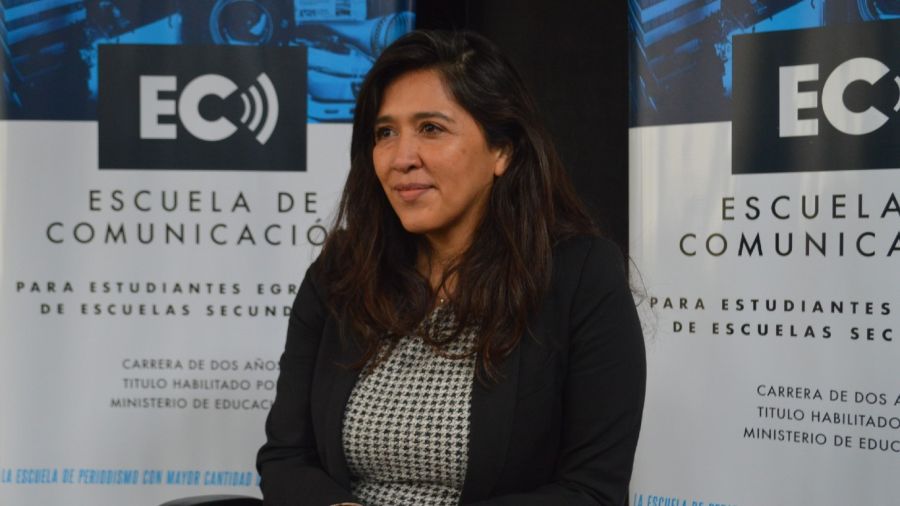 Victoria Montenegro en el Ciclo de Entrevista de la Escuela de Comunicación 