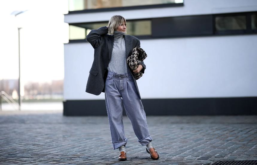 De lo informal a lo elegante: transforma tu look con slouchy jeans	