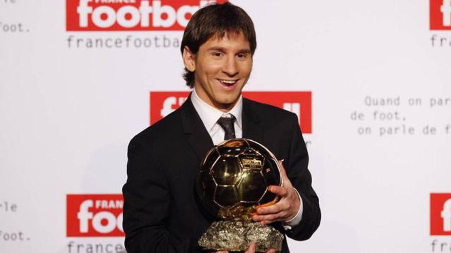 Messi recibe el Balón de Oro
