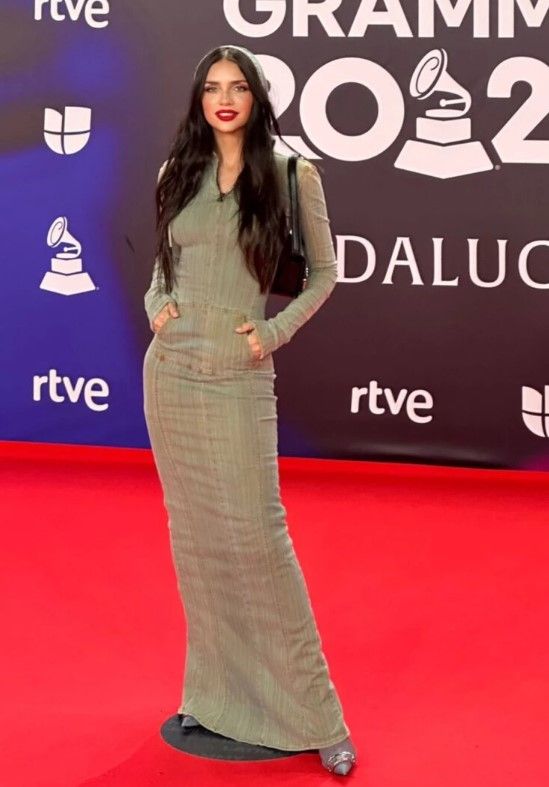 Zaira Nara deslumbró con un look particular en la Red Carpet de los Latin Grammy 2023