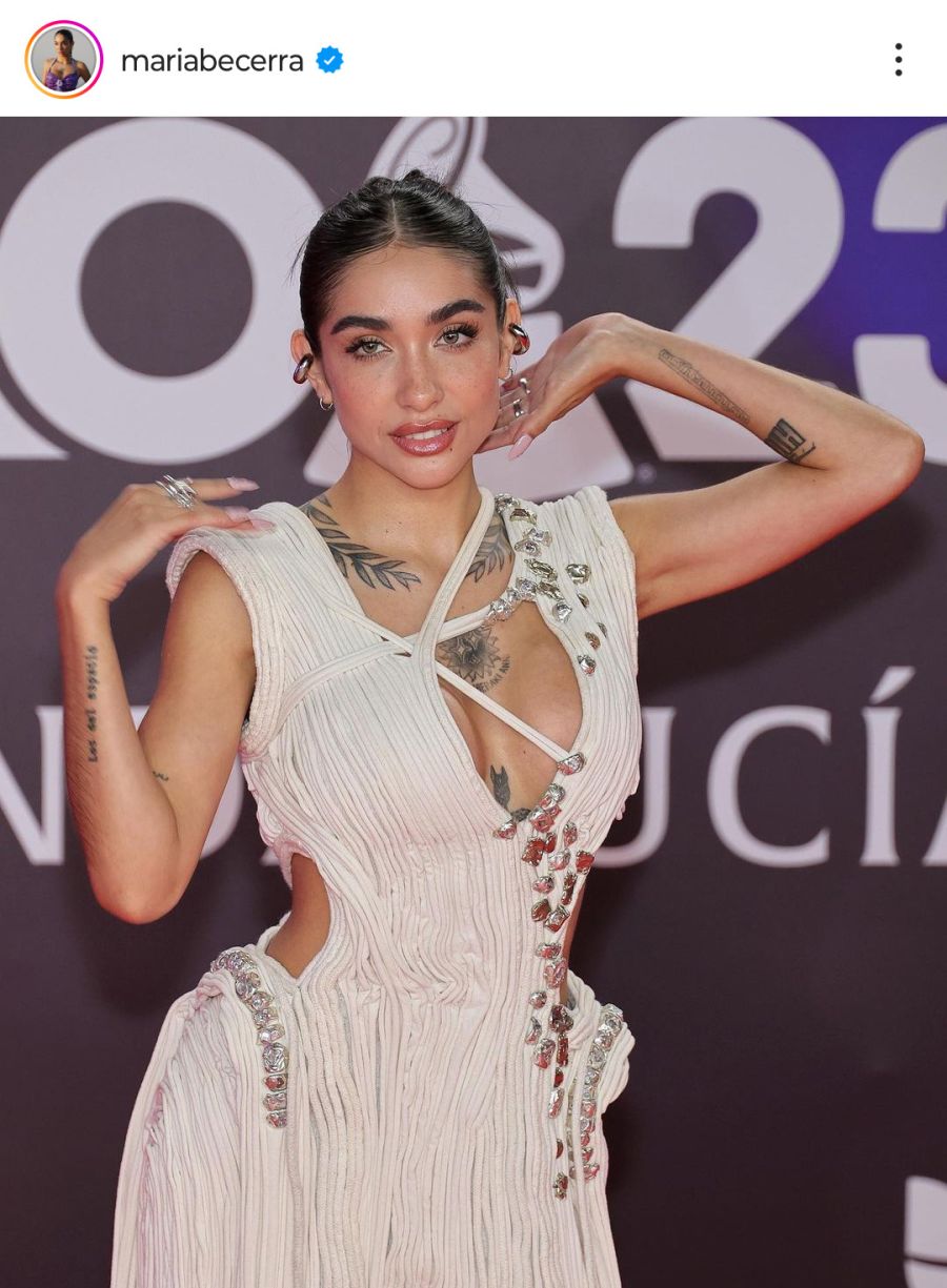 Latin Grammy 2023: María Becerra dominó la alfombra roja con un increíble diseño argentino hecho a mano