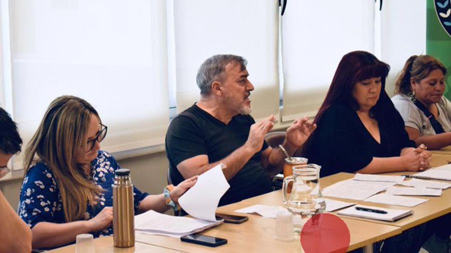 ATE y de su secretario Rodolfo Aguiar