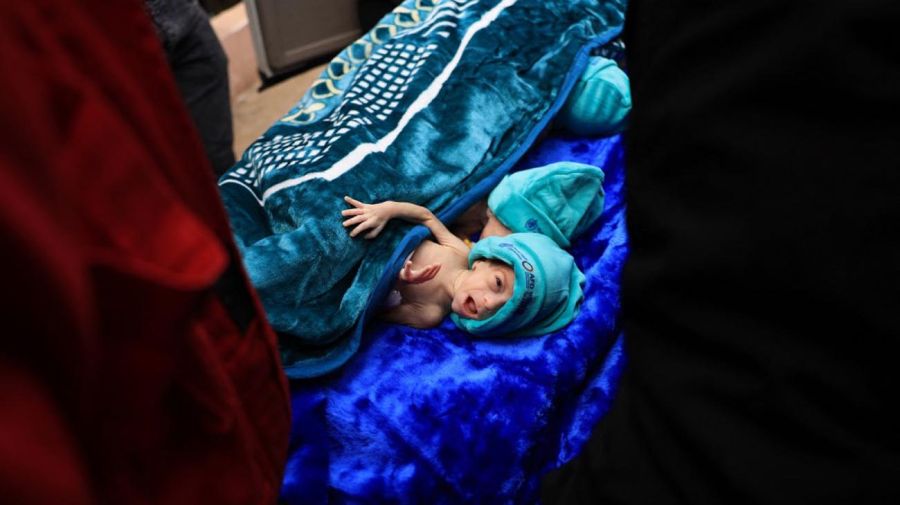 Bebés palestinos en hospitales de Gaza