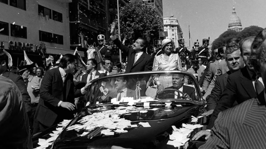 Cadillac presidencial en la asunción de Alfonsín