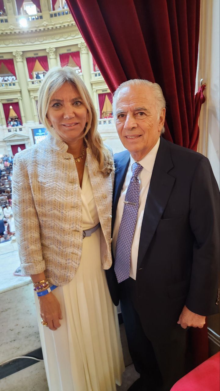 Bettina y Alejandro Bulgheroni en la asunción de Javier Milei