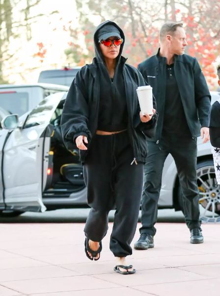 Kim Kardashian con flip flops