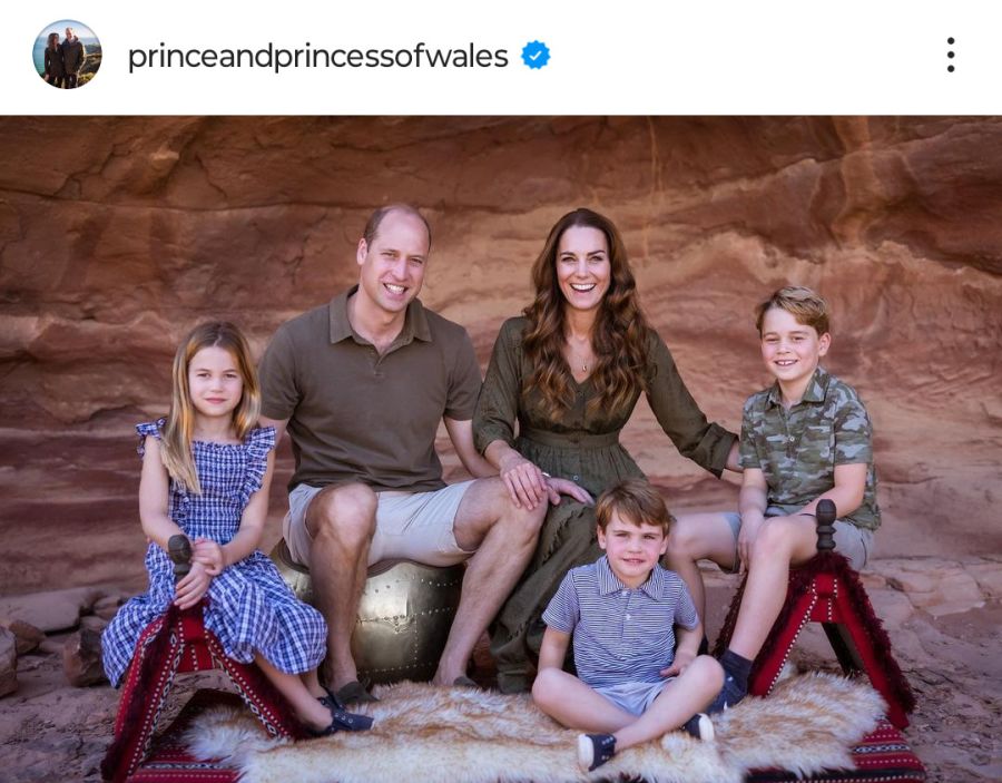 Los príncipes de Gales posaron con looks coordinados casuales para la foto familiar de Navidad 