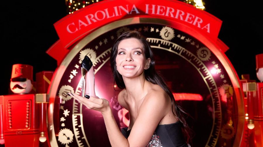 Carolina Adriana Herrera fue anfitriona y brilló en la cena navideña de Carolina Herrera