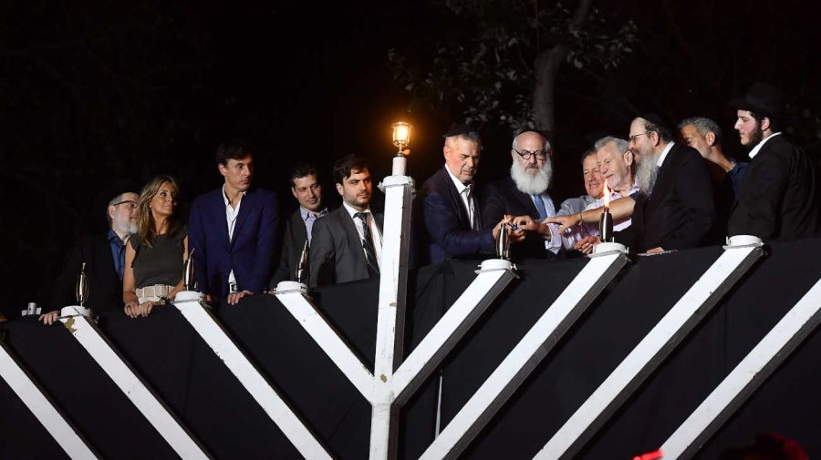 El Presidente Javier Milei asiste al acto de encendido de velas de la gran Janukiá 20231212