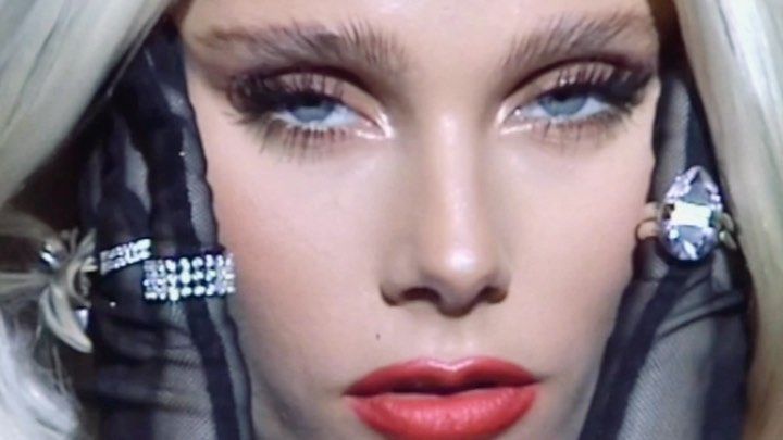 Vampire Skin, la tendencia beauty que nos enseña Valentina Zenere y que querrás llevar