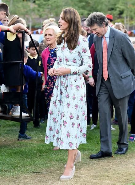 Kate Middleton en un vestido pastel con flores