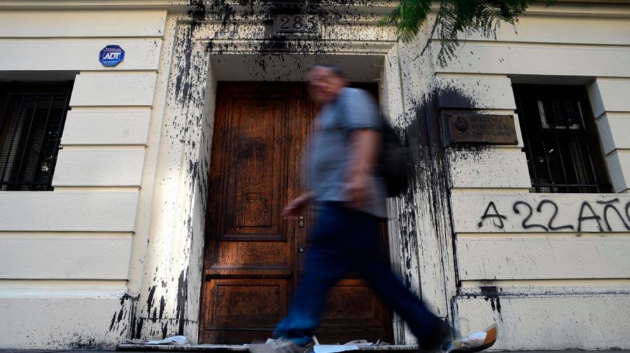 Ataque a la embajada Argentina en Chile