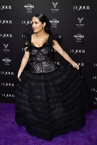 Salma Hayek en un look vestido negro de ballet