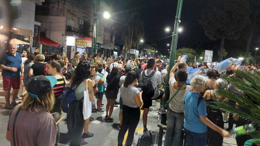 Cacerolazo Plaza de Ituzaingó 20211221