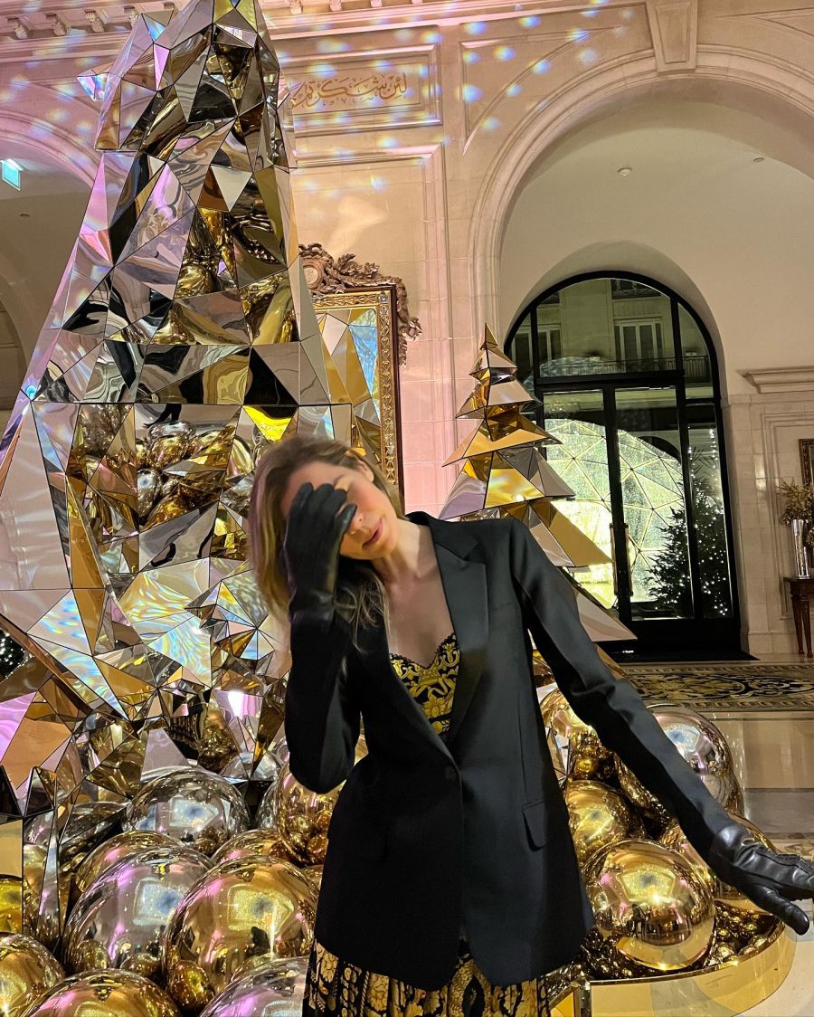 Como Wanda Nara y la China Suárez, Elina Costantini brilló con un look Versace