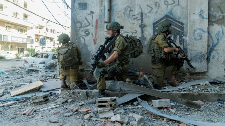 Fotogaleria Esta fotografía muestra a soldados operando en la Franja de Gaza en medio de continuas batallas entre Israel y el grupo militante palestino Hamás.
