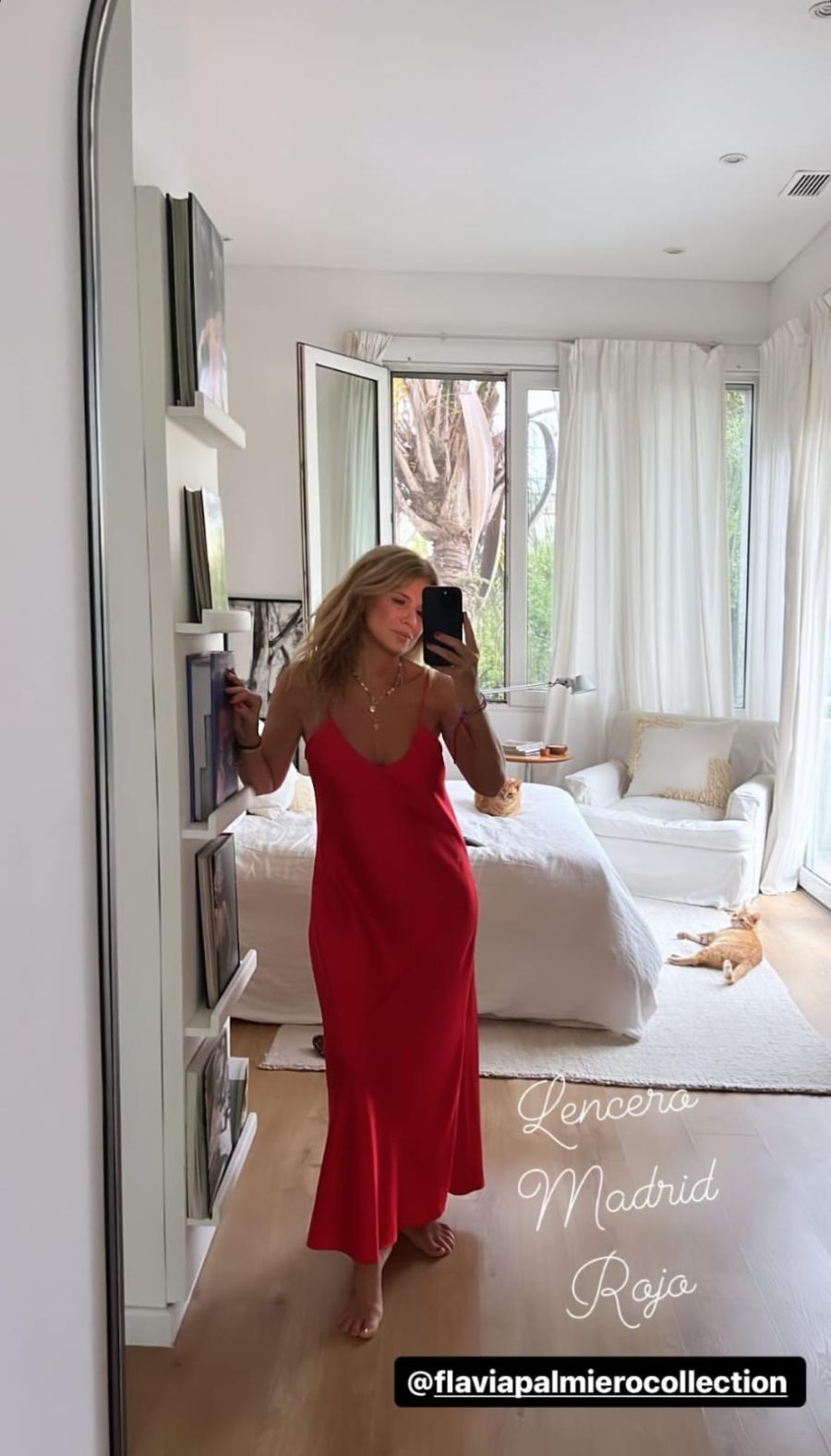 Flavia Palmiero vestido lencero rojo