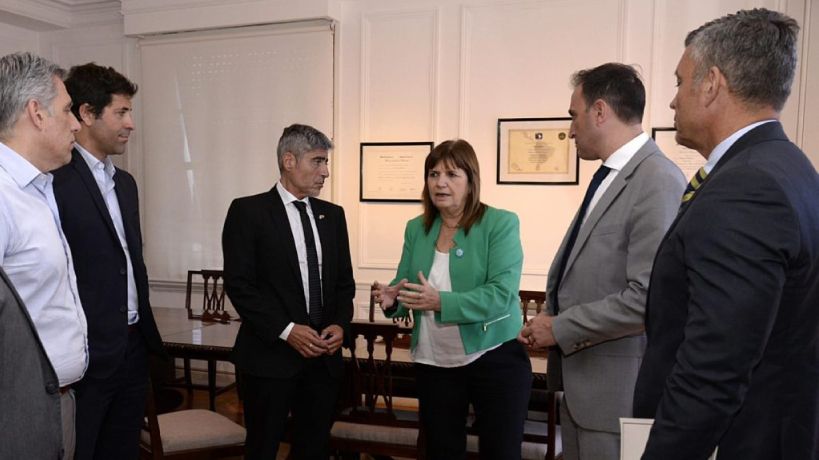 Reunión Bullrich con Juan Pablo Quinteros y Julián López