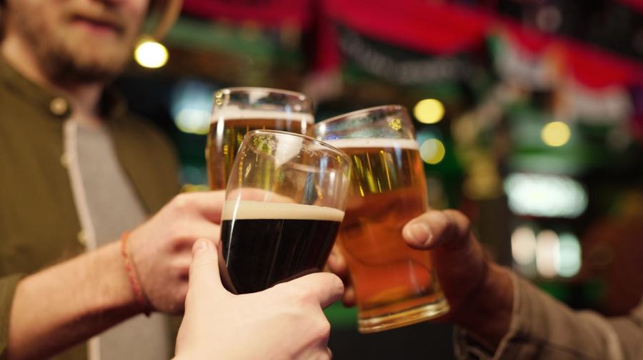 Diez datos sobre los estadounidenses y el alcohol a medida que comienza el 'enero seco'