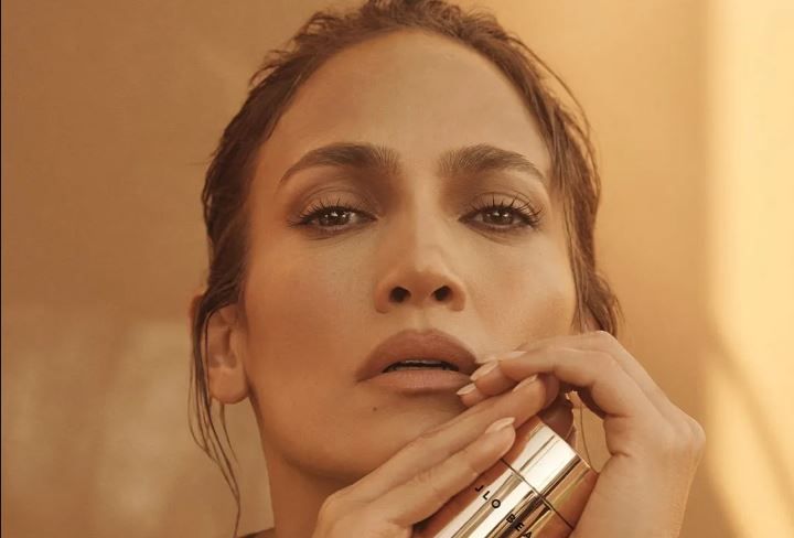 Jennifer Lopez piel en verano