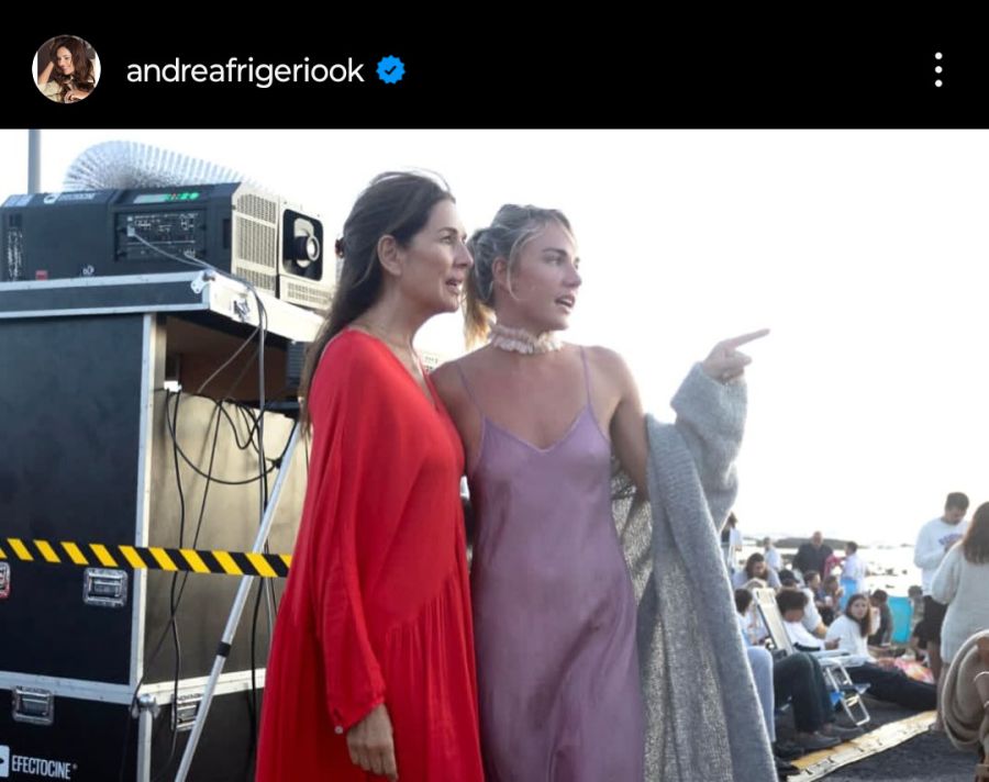 Andrea Frigerio y su hija se lucen con sus maxivestidos playeros en el Festival de Cine de José Ignacio