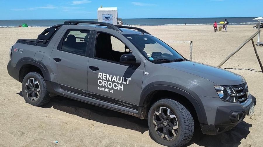 Renault inició la temporada de verano con actividades en Pinamar y Cariló.